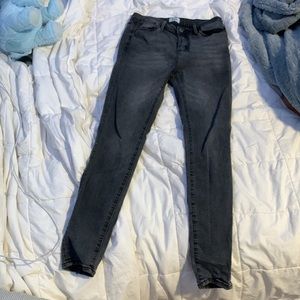 I got them a few days ago and already thru out the tags they just didn’t fit